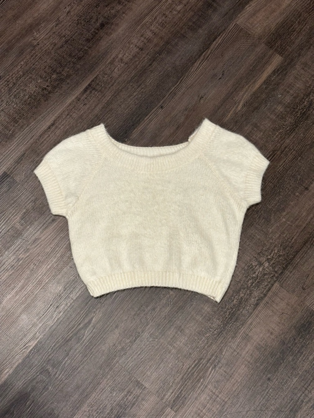 Frederick's of Hollywood Cream Short-Sleeve Crop Top